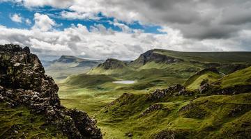 Green plains and elevated plateaus in Scotland